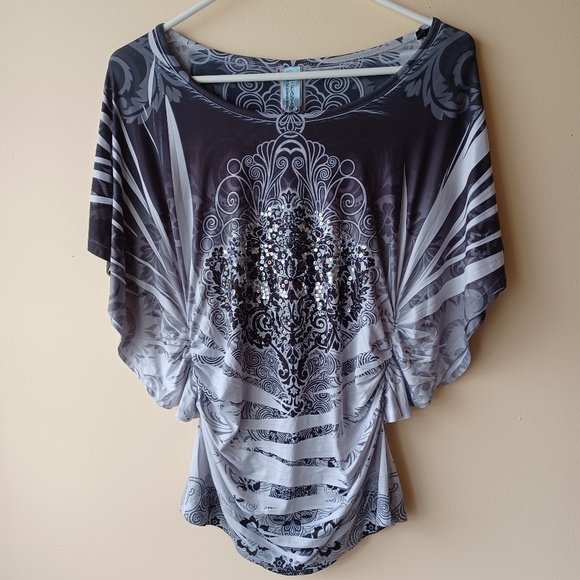 ♧ Black, White and Gray Blouse Swirl and Floral Pattern Flutter Sleeve - Picture 1 of 12